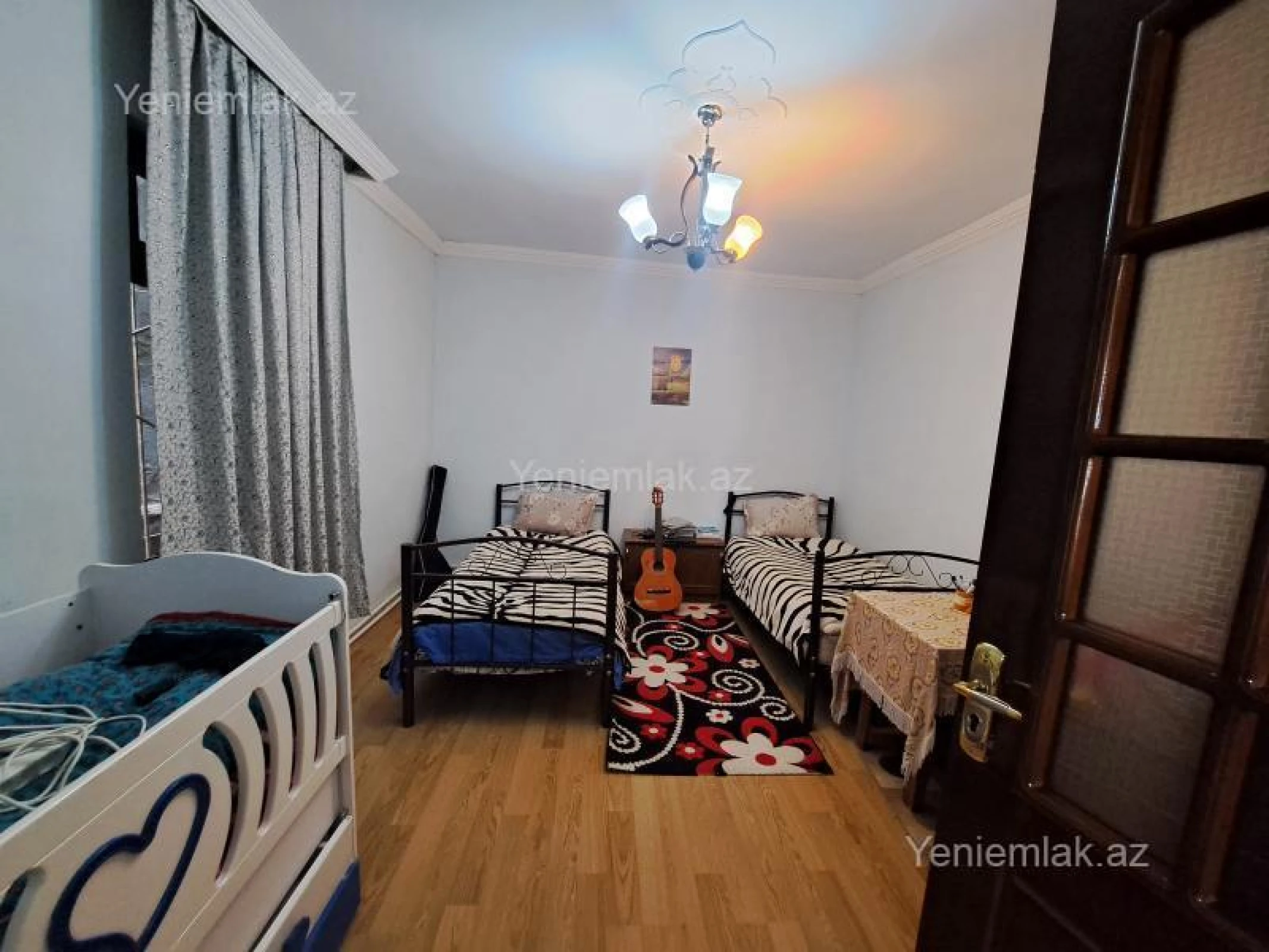 Satılır 5 otaqlı həyət evi 180 m²