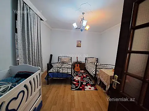 Satılır 5 otaqlı həyət evi 180 m²