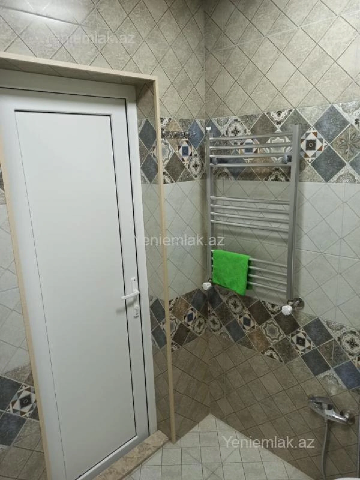 Satılır 1 otaqlı köhnə tikili 45 m²
