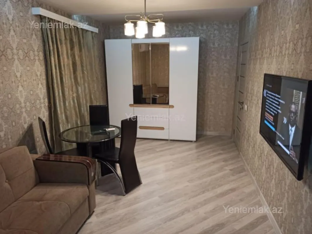 Satılır 1 otaqlı köhnə tikili 45 m²