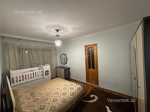 Satılır 3 otaqlı köhnə tikili 100 m²
