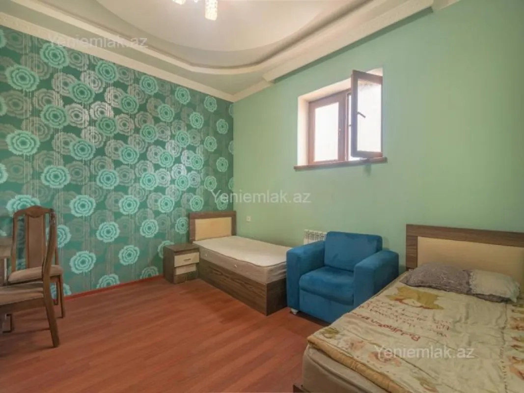 Satılır 4 otaqlı həyət evi 200 m²