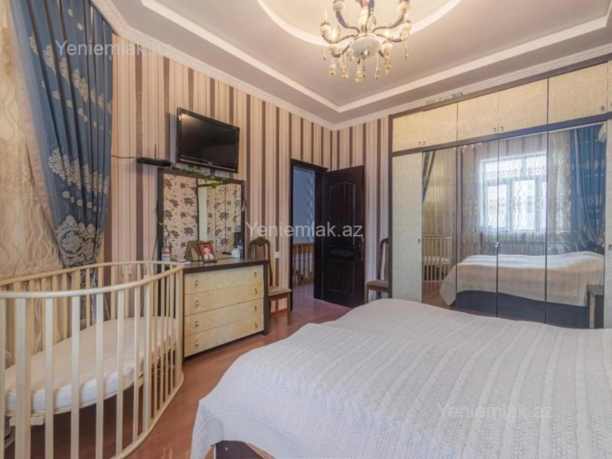 Satılır 4 otaqlı həyət evi 200 m²