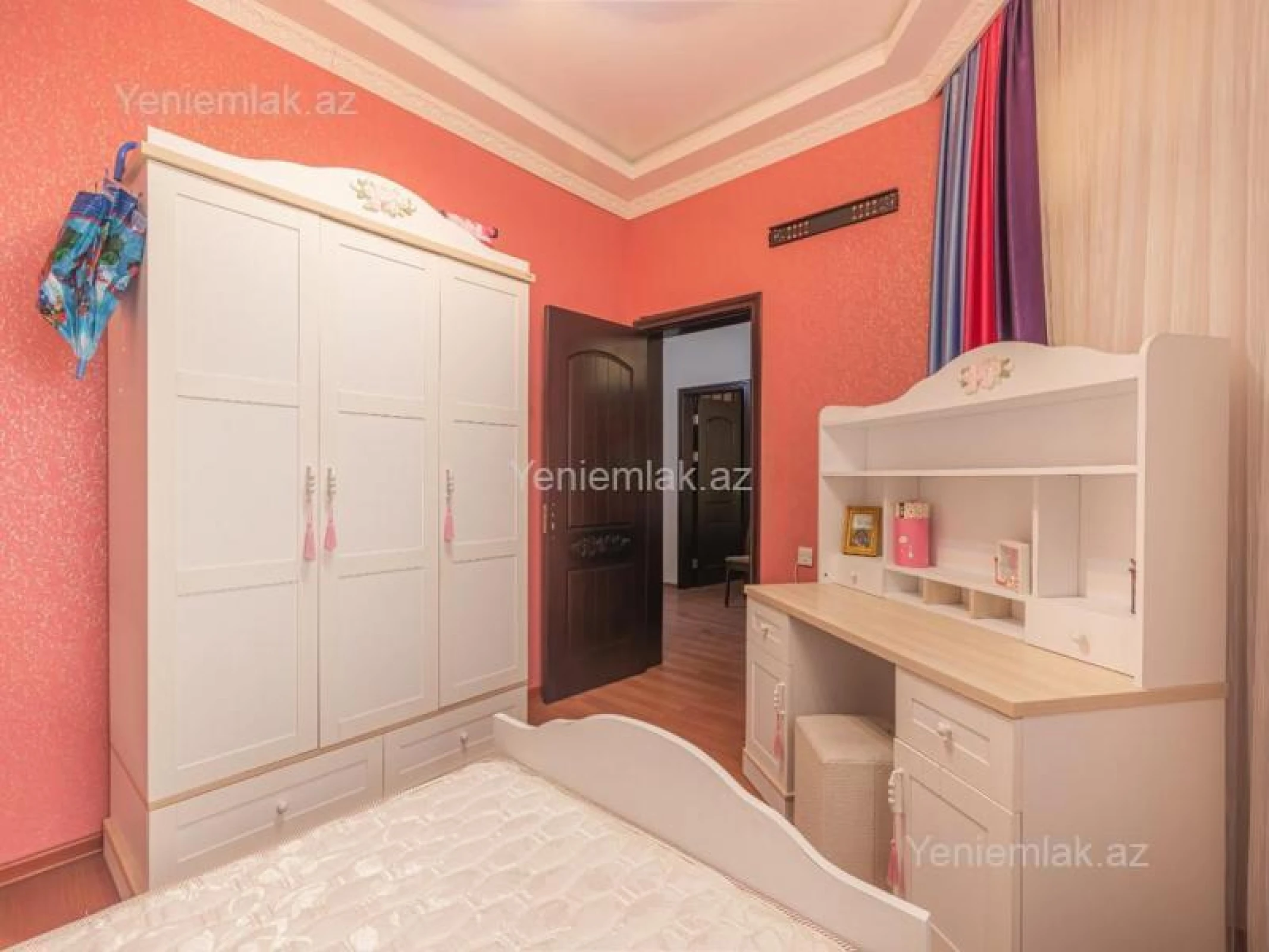 Satılır 4 otaqlı həyət evi 200 m²