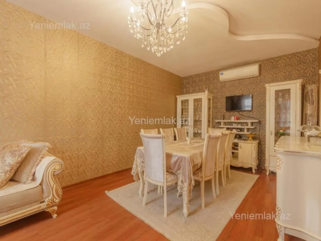 Satılır 4 otaqlı həyət evi 200 m²