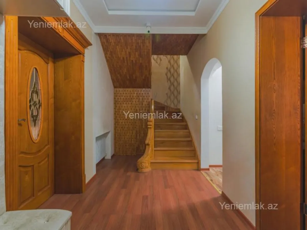 Satılır 4 otaqlı həyət evi 200 m²