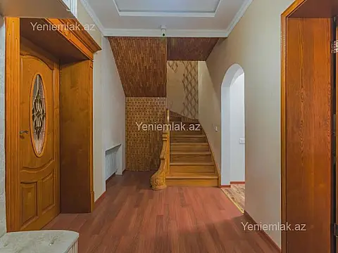 Satılır 4 otaqlı həyət evi 200 m²