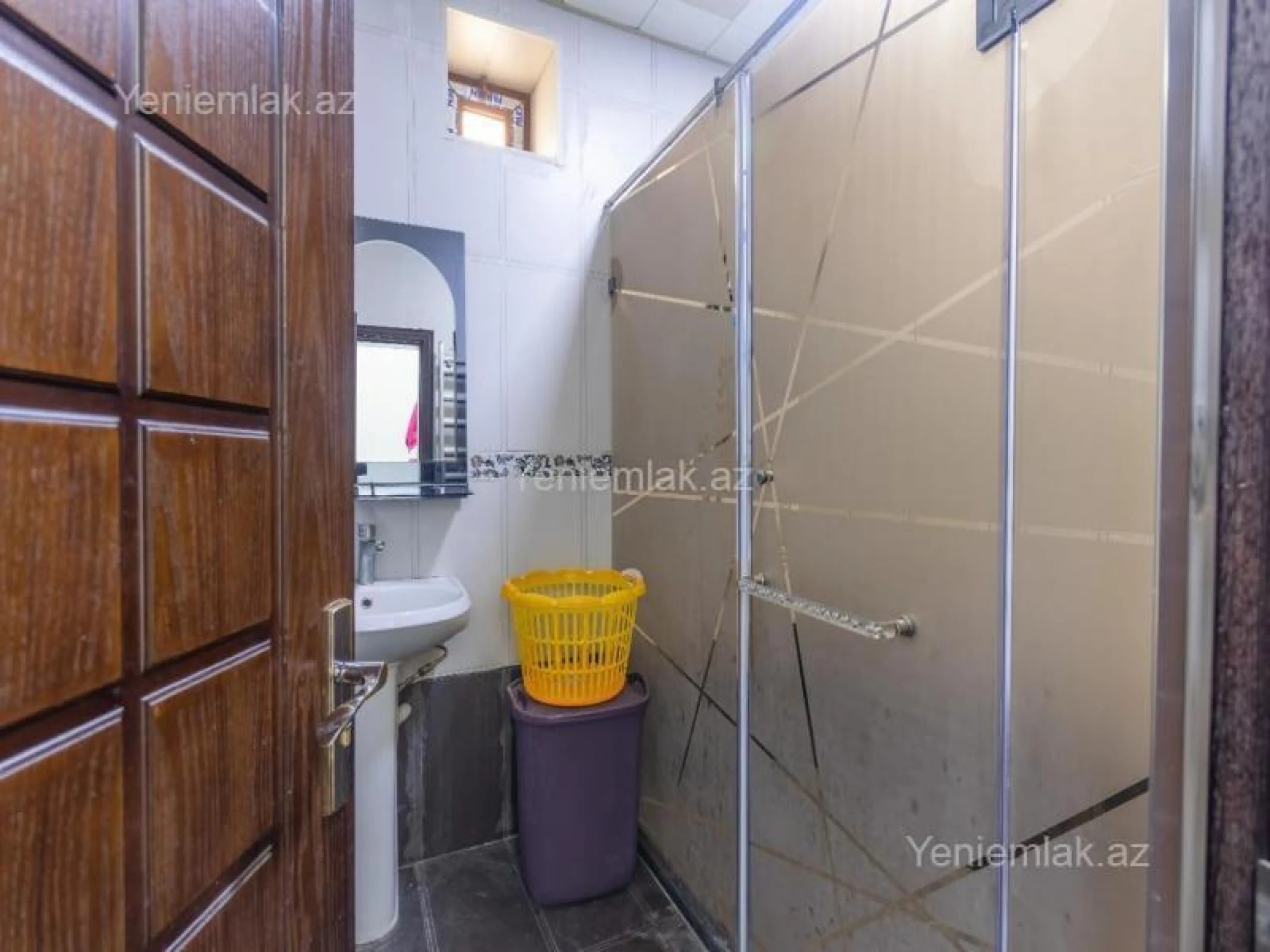 Satılır 4 otaqlı həyət evi 200 m²