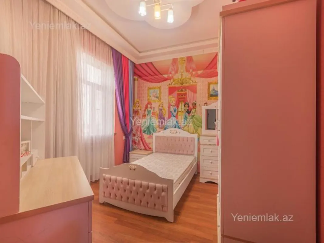 Satılır 4 otaqlı həyət evi 200 m²