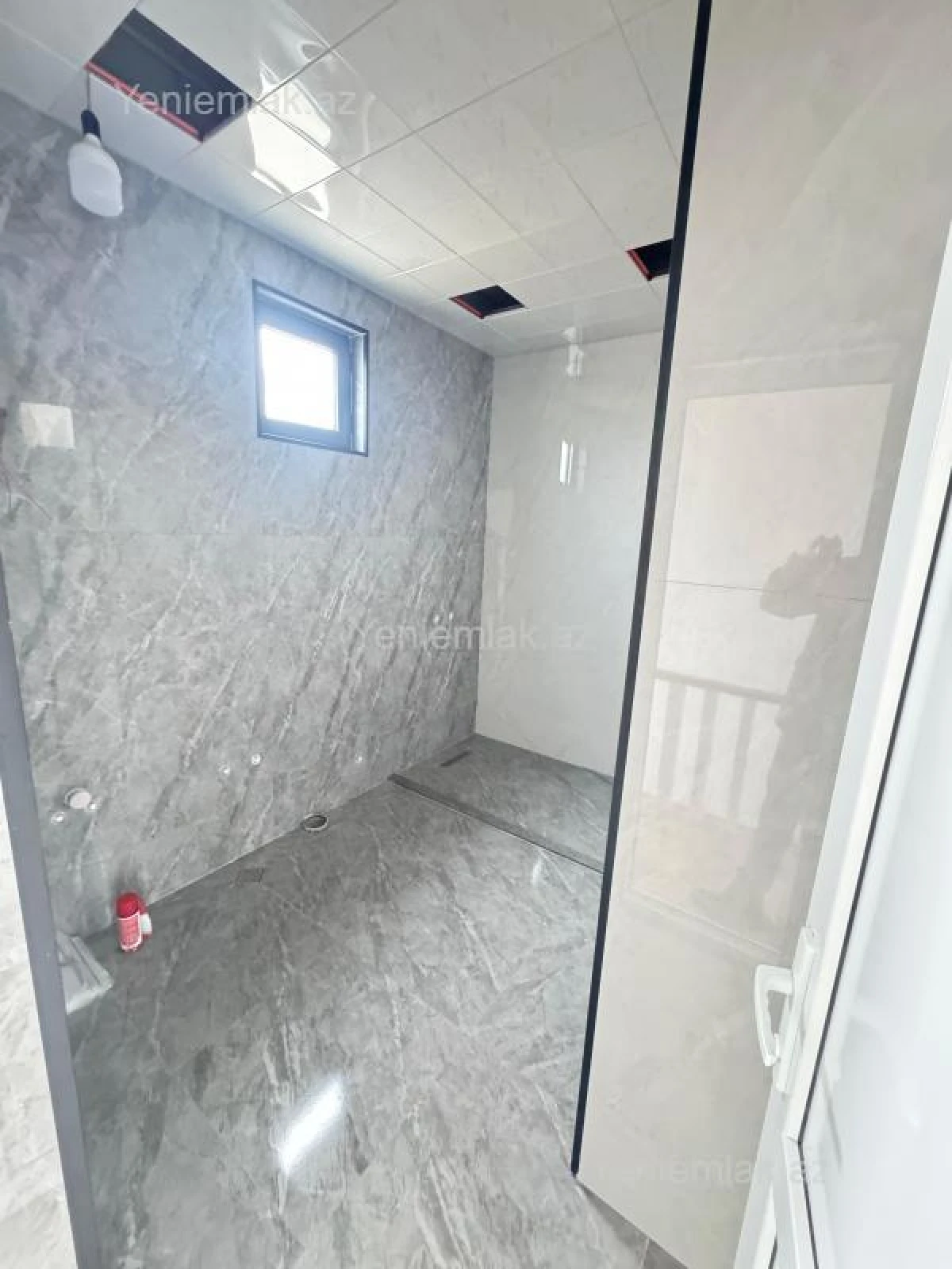 Satılır 4 otaqlı həyət evi 140 m²