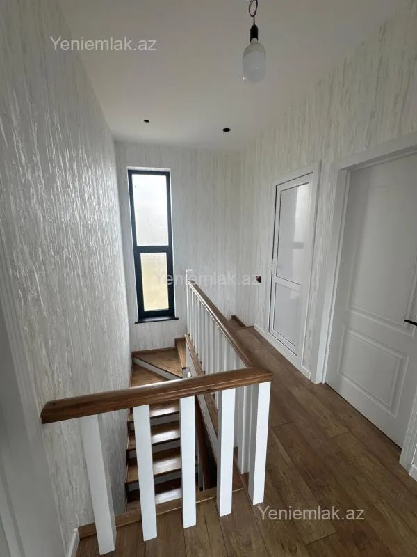 Satılır 4 otaqlı həyət evi 140 m²