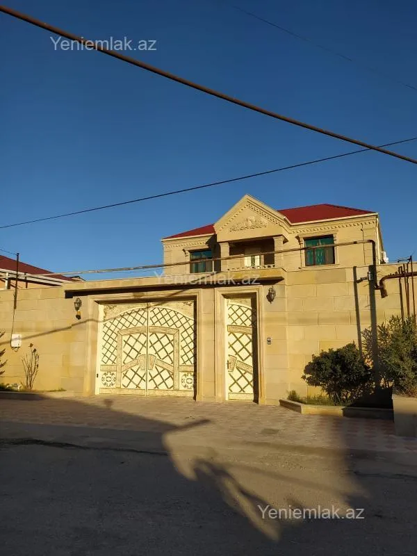Satılır 6 otaqlı həyət evi 250 m²