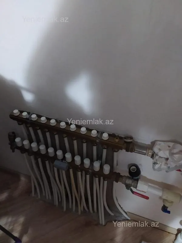 Satılır 6 otaqlı həyət evi 250 m²