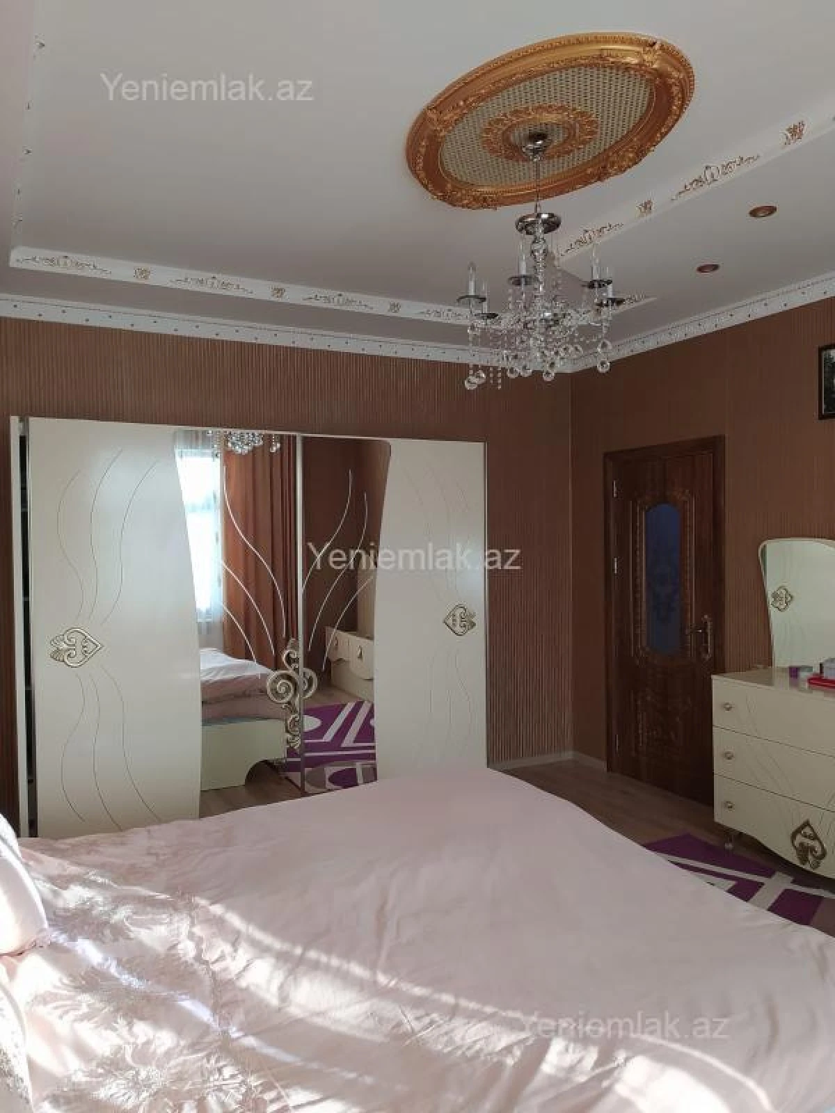 Satılır 6 otaqlı həyət evi 250 m²