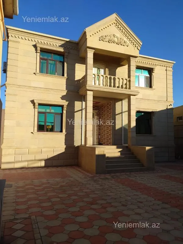 Satılır 6 otaqlı həyət evi 250 m²
