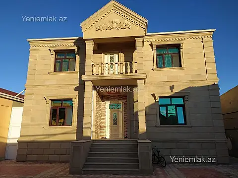 Satılır 6 otaqlı həyət evi 250 m²