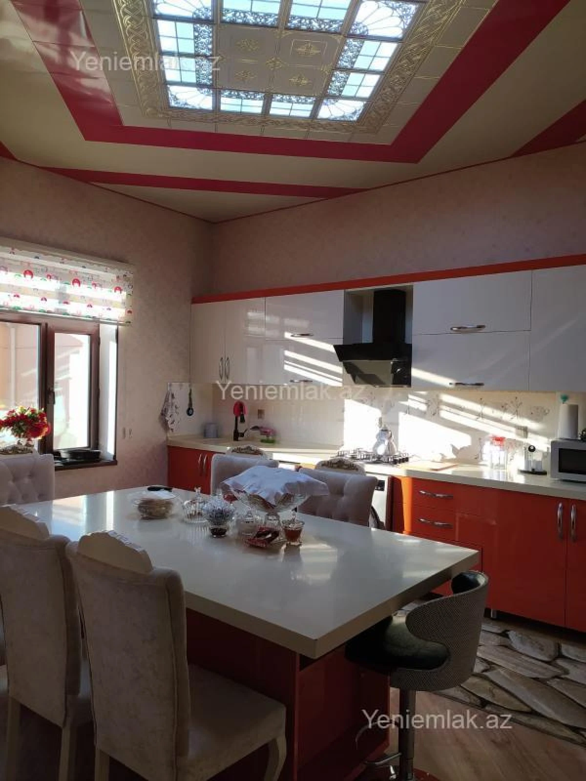Satılır 6 otaqlı həyət evi 250 m²