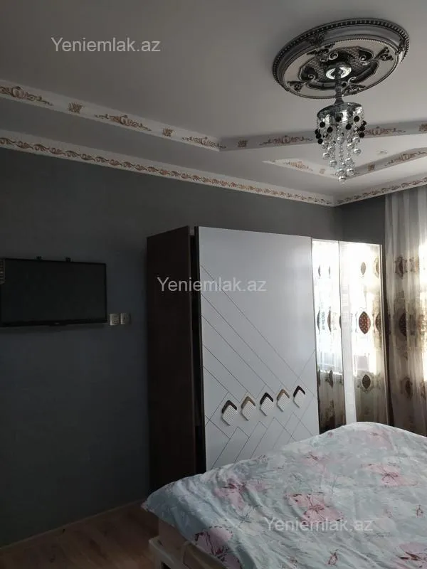 Satılır 6 otaqlı həyət evi 250 m²