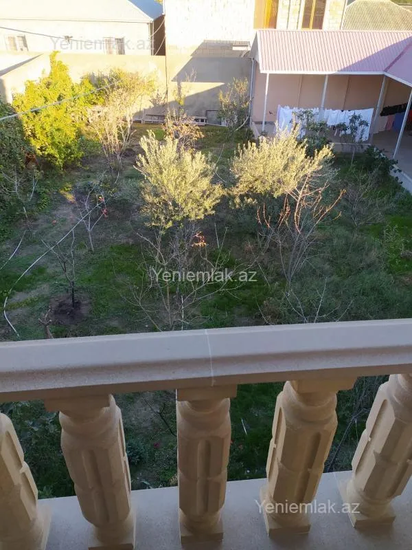Satılır 6 otaqlı həyət evi 250 m²