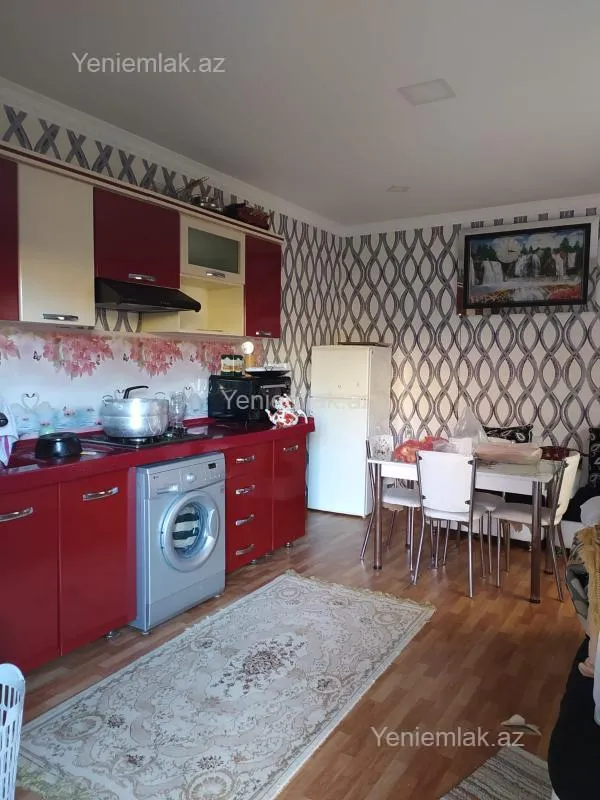 Satılır 6 otaqlı həyət evi 250 m²