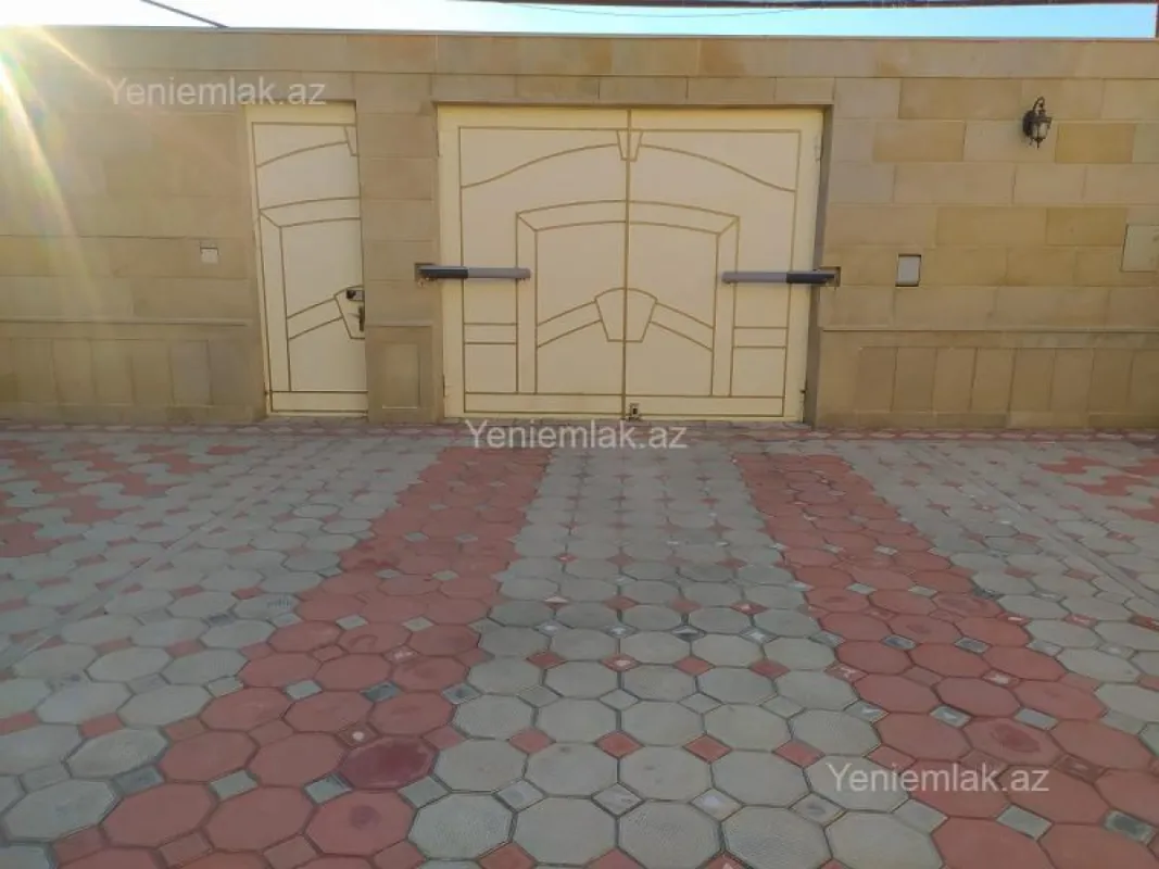Satılır 6 otaqlı həyət evi 250 m²
