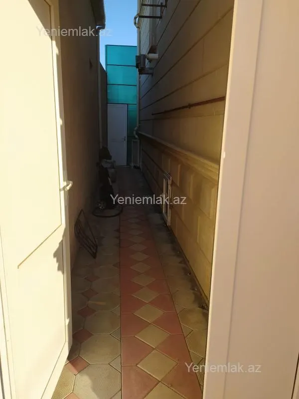 Satılır 6 otaqlı həyət evi 250 m²