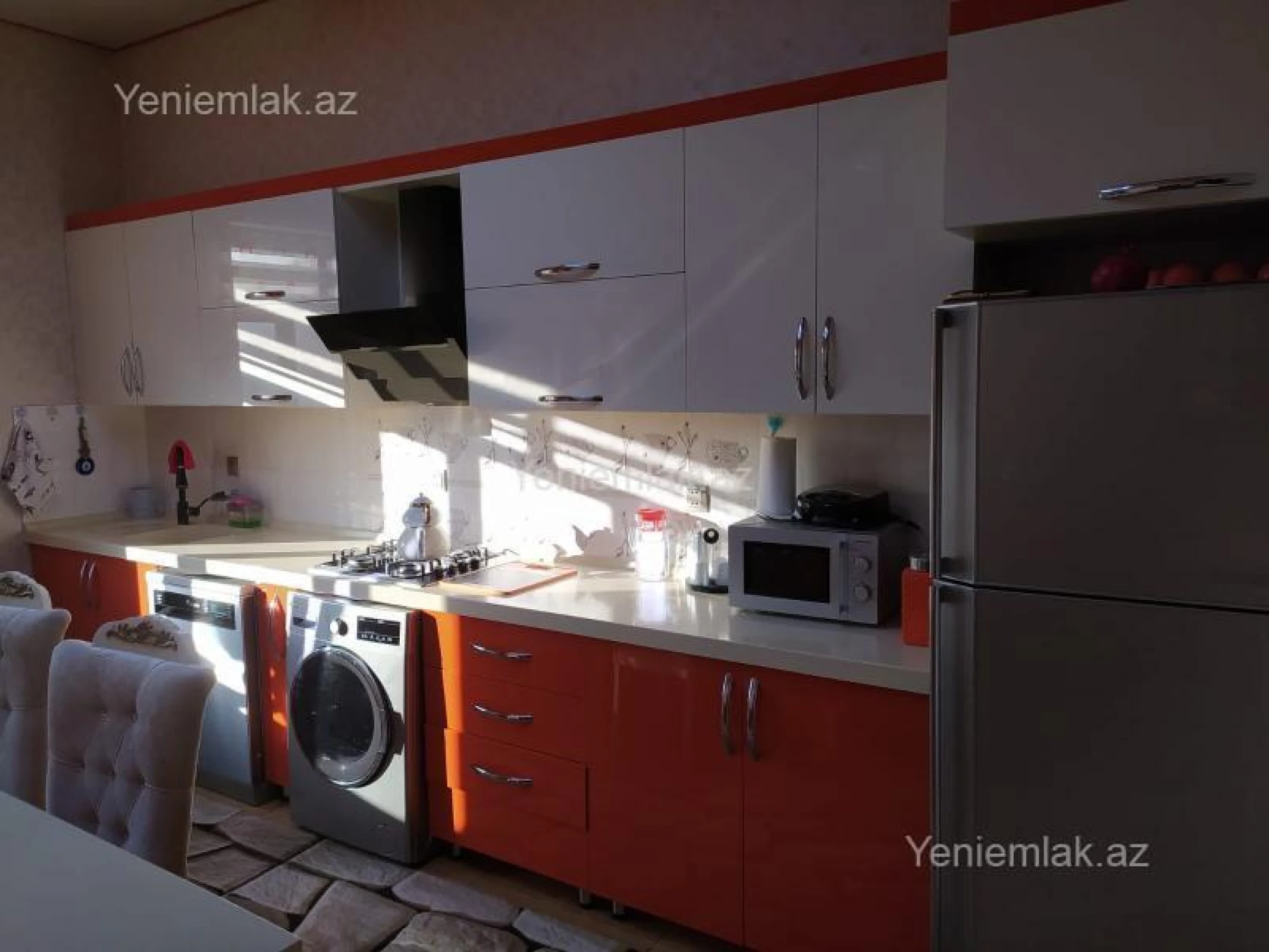 Satılır 6 otaqlı həyət evi 250 m²