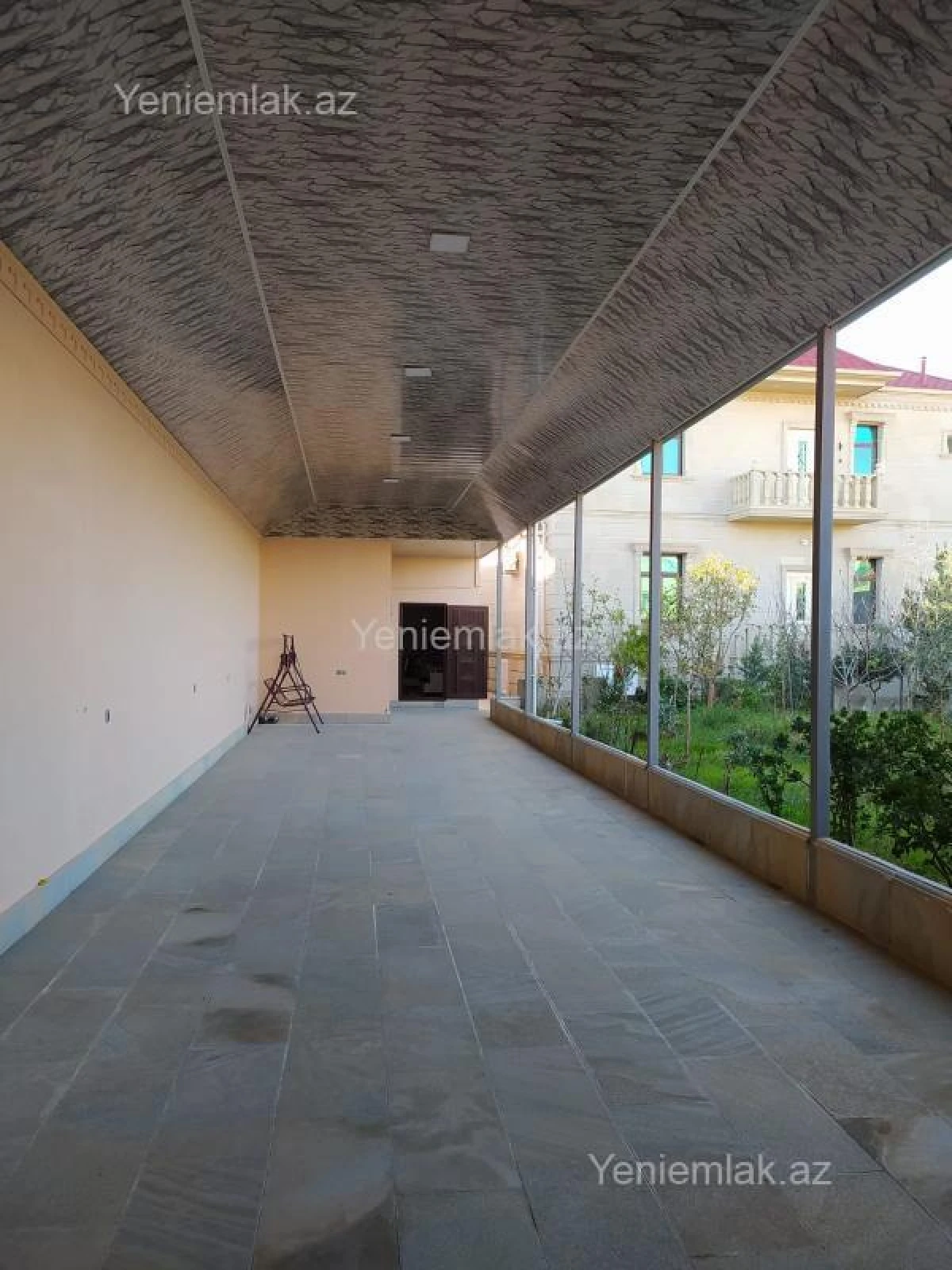 Satılır 6 otaqlı həyət evi 250 m²