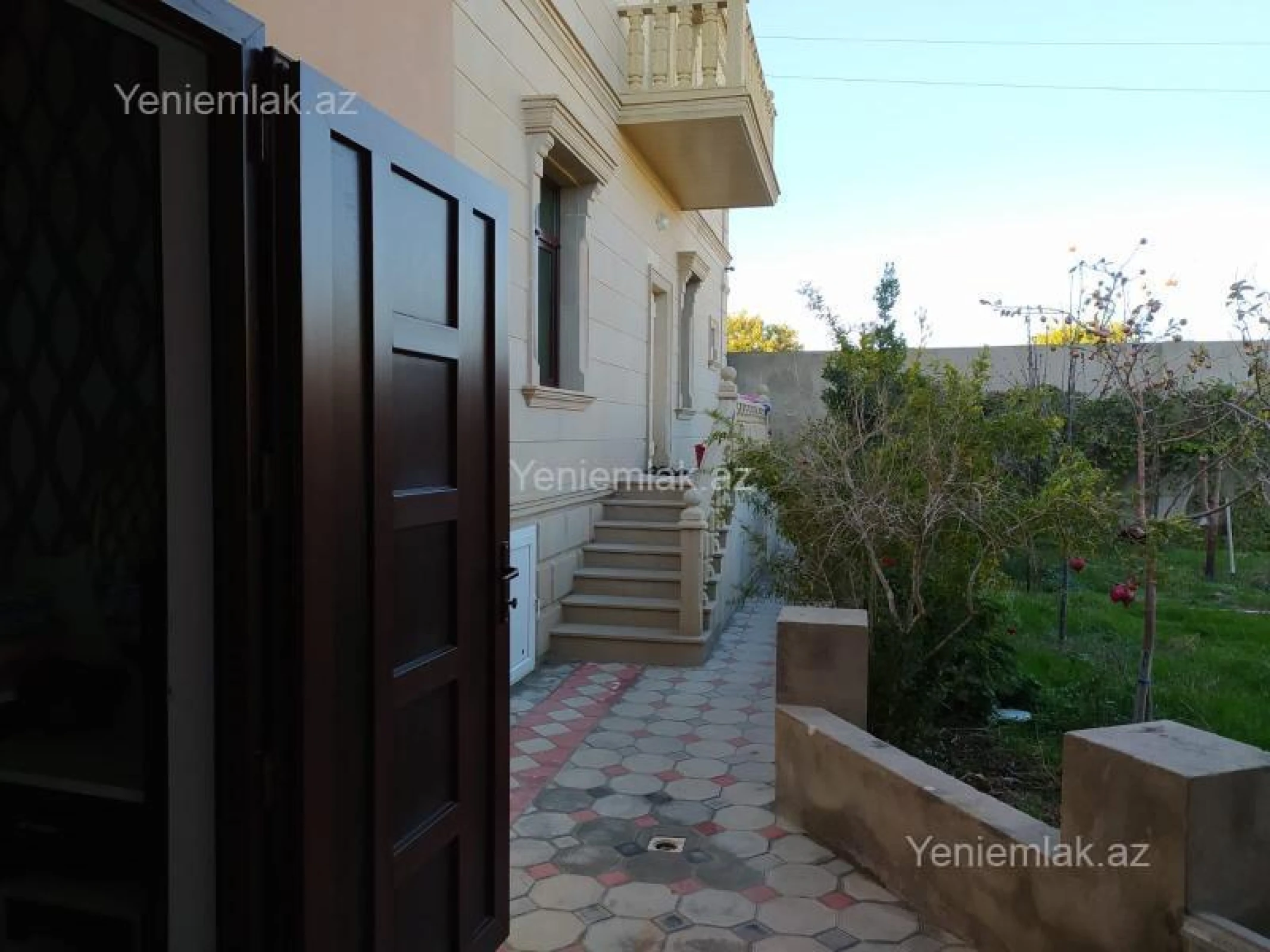 Satılır 6 otaqlı həyət evi 250 m²