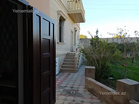 Satılır 6 otaqlı həyət evi 250 m²