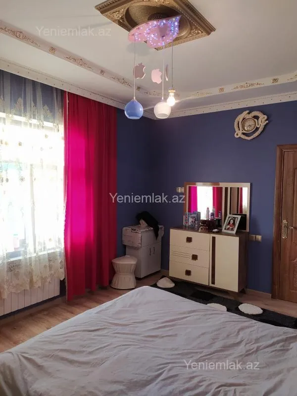 Satılır 6 otaqlı həyət evi 250 m²
