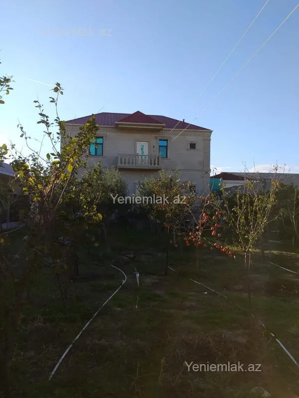Satılır 6 otaqlı həyət evi 250 m²