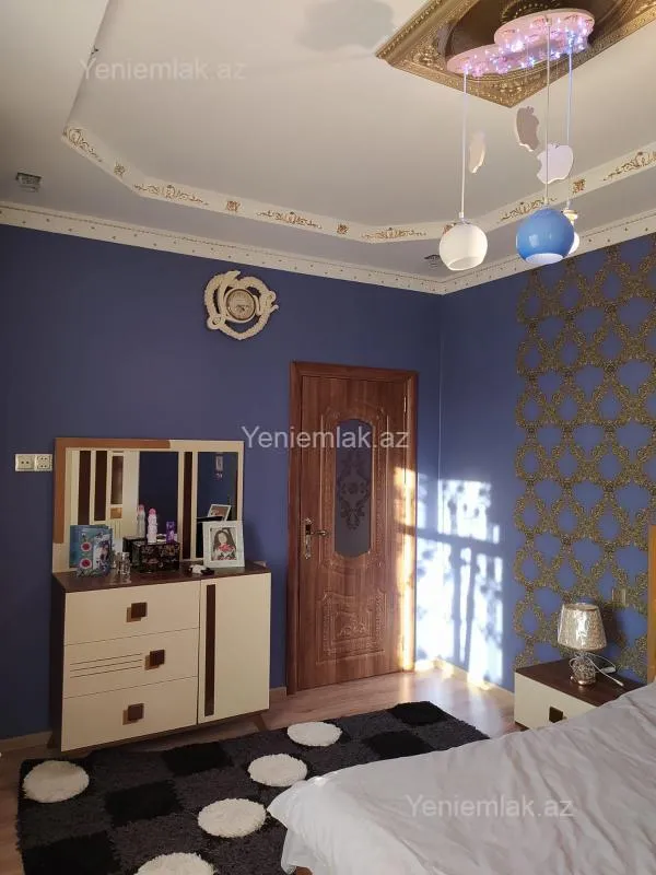 Satılır 6 otaqlı həyət evi 250 m²