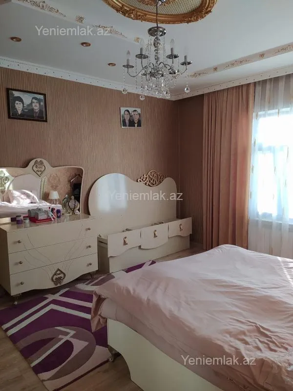 Satılır 6 otaqlı həyət evi 250 m²