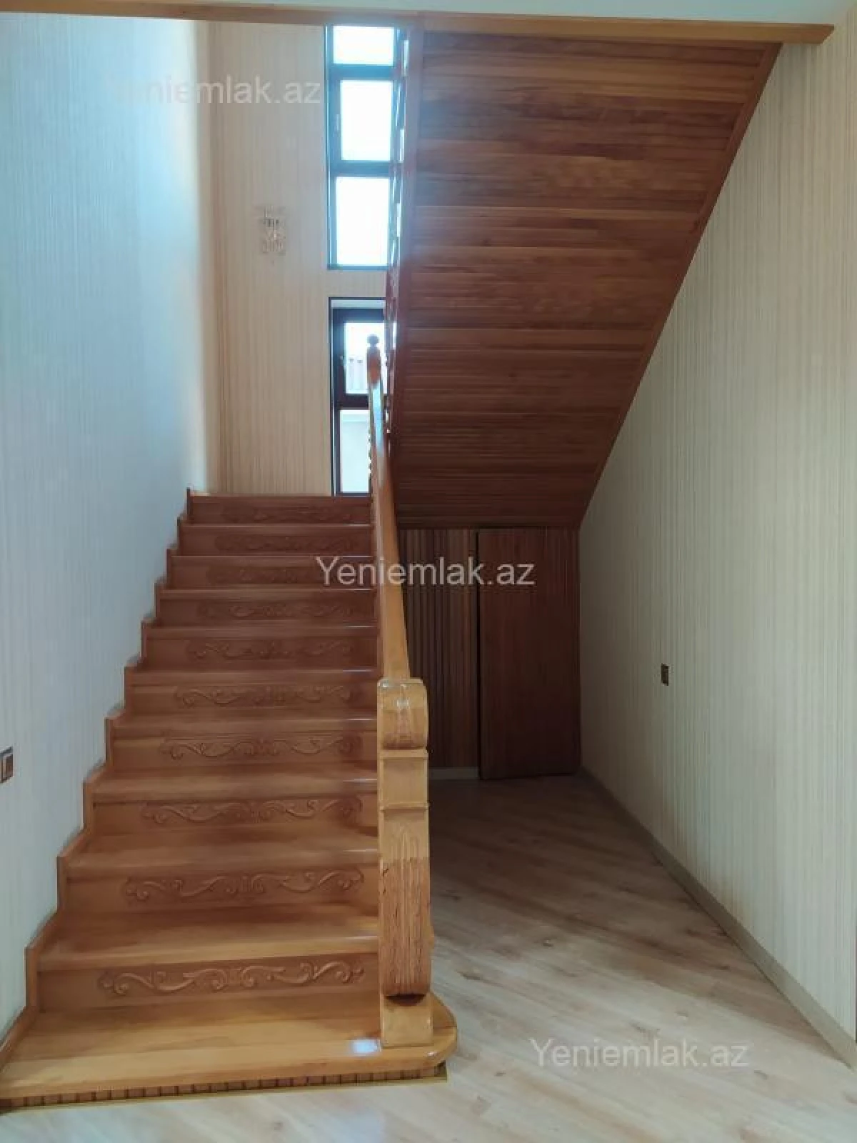 Satılır 6 otaqlı həyət evi 250 m²