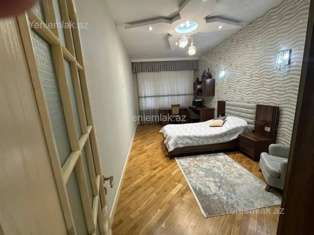 Satılır 4 otaqlı yeni tikili 200 m²