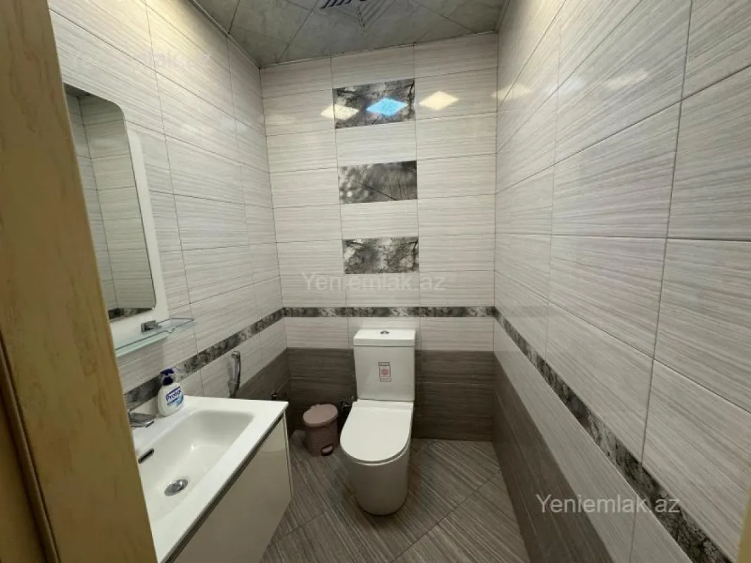 Satılır 4 otaqlı yeni tikili 200 m²