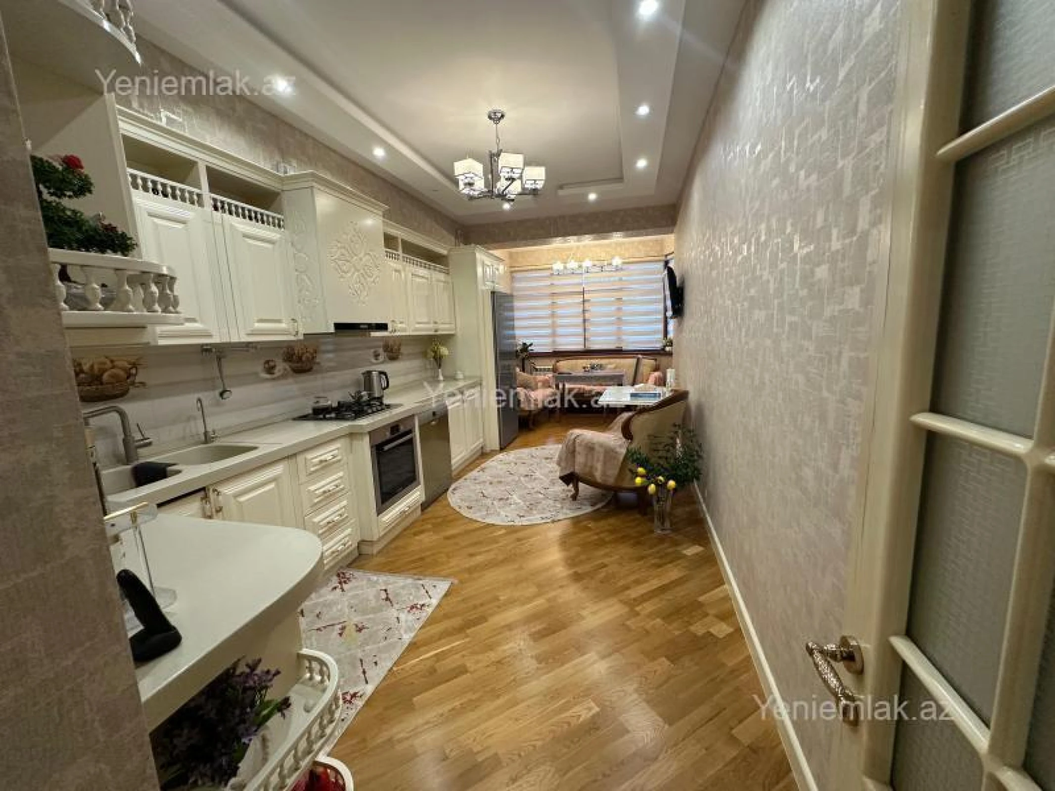 Satılır 4 otaqlı yeni tikili 200 m²