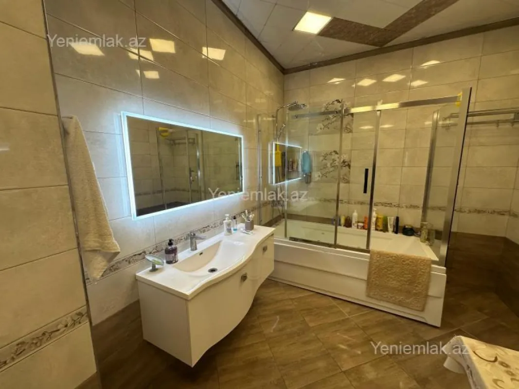 Satılır 4 otaqlı yeni tikili 200 m²