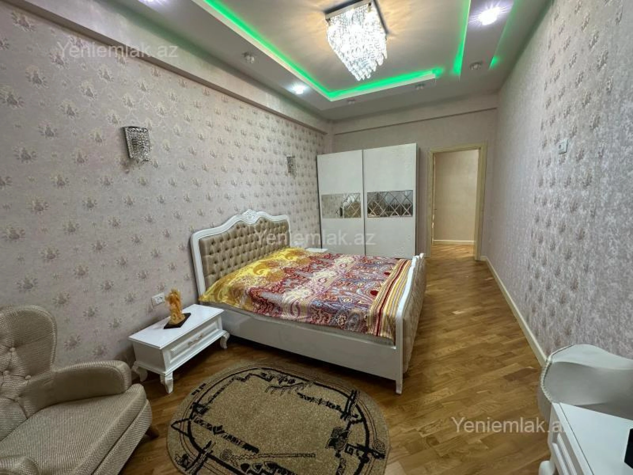 Satılır 4 otaqlı yeni tikili 200 m²