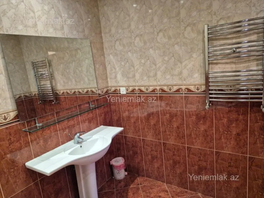 Satılır 4 otaqlı yeni tikili 180 m²