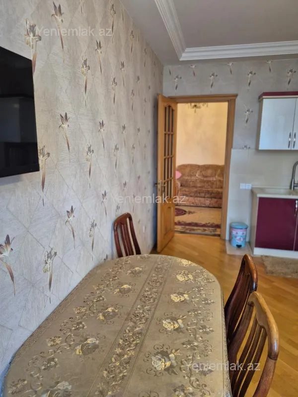 Satılır 4 otaqlı yeni tikili 180 m²