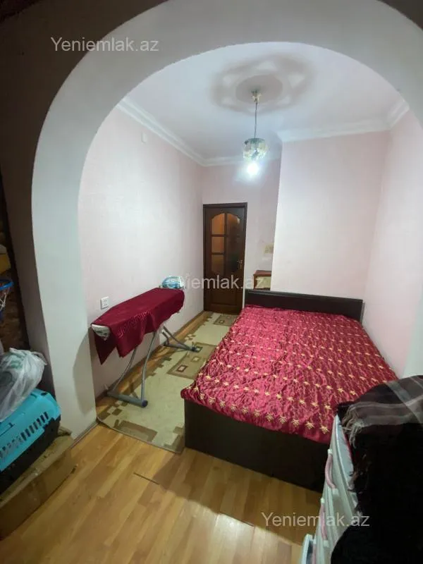 Satılır 3 otaqlı köhnə tikili 55 m²