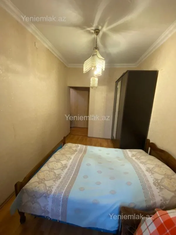 Satılır 3 otaqlı köhnə tikili 55 m²