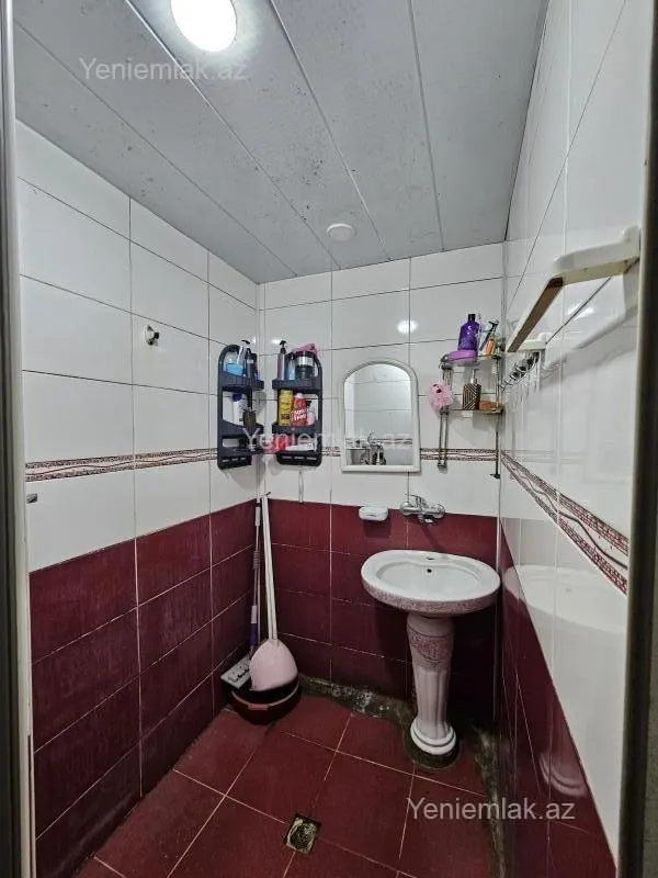 Satılır 2 otaqlı köhnə tikili 45 m²