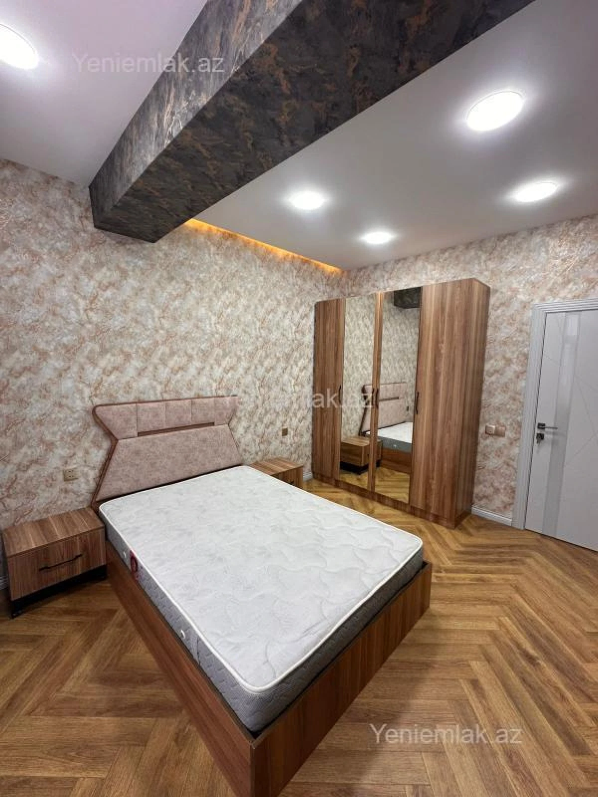 Satılır 2 otaqlı yeni tikili 71 m²