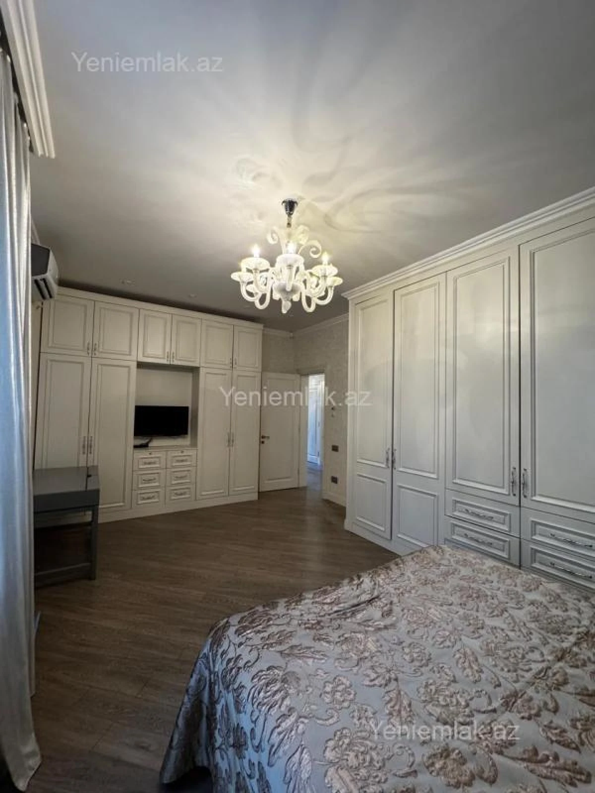 Satılır 6 otaqlı həyət evi 200 m²