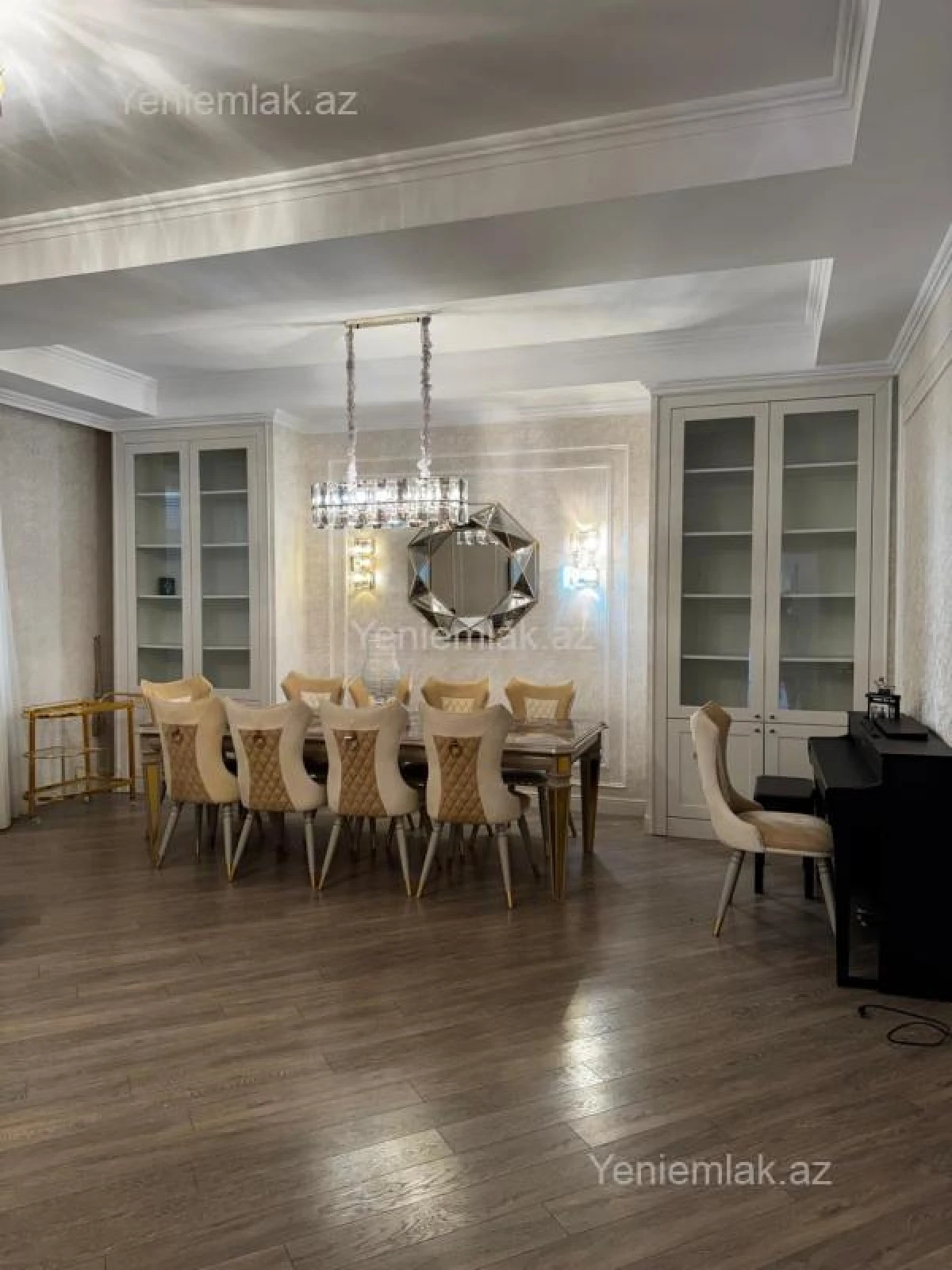 Satılır 6 otaqlı həyət evi 200 m²