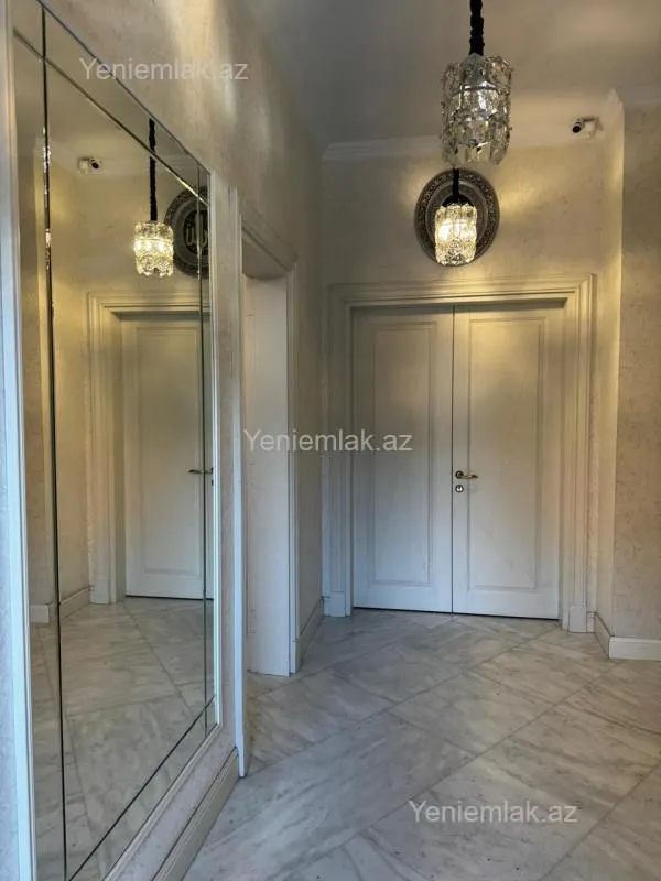 Satılır 6 otaqlı həyət evi 200 m²
