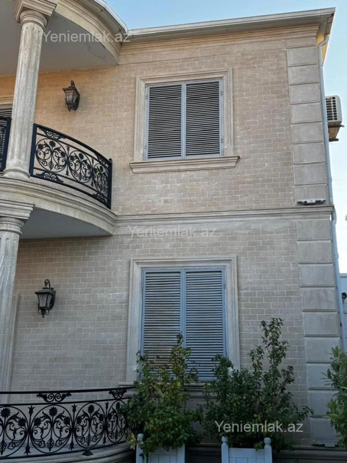 Satılır 6 otaqlı həyət evi 200 m²